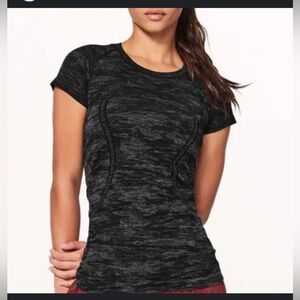 Lululemon Switfly Tech tops Size XS